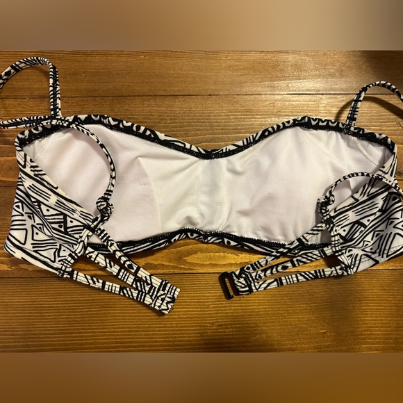 BILLABONG bikini top size L - Picture 3 of 4